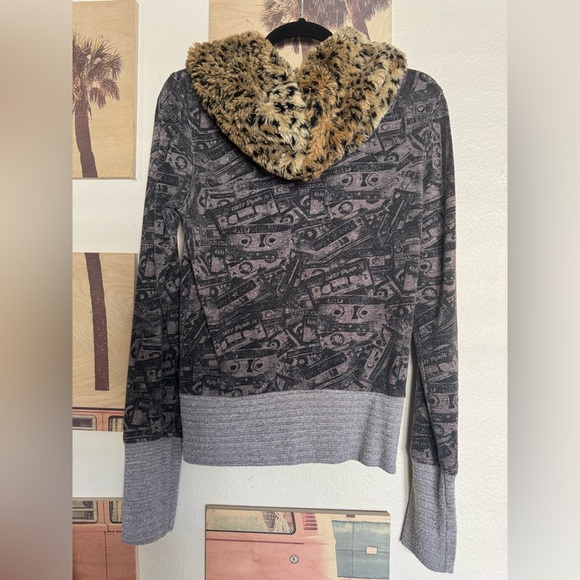 Obey Gray and Black Graphic Hoodie - Picture 2 of 4